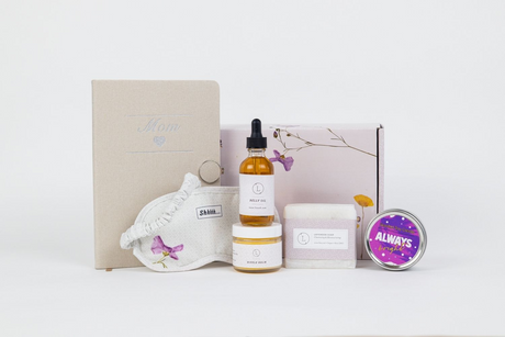 Pregnancy Gift Box, New Mom to be Gift Set